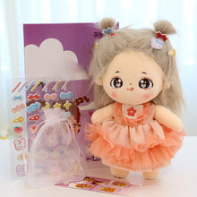 Laden Sie das Bild in den Galerie-Viewer, Plüschpuppe mit wechselbarer Kleidung