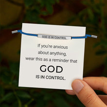Laden Sie das Bild in den Galerie-Viewer, Armband „GOD IS IN CTRL“