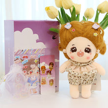 Laden Sie das Bild in den Galerie-Viewer, Plüschpuppe mit wechselbarer Kleidung