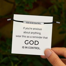 Laden Sie das Bild in den Galerie-Viewer, Armband „GOD IS IN CTRL“
