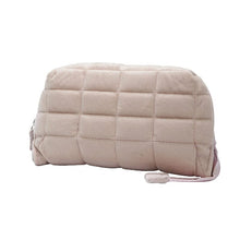 Laden Sie das Bild in den Galerie-Viewer, Kissen Kosmetiktasche
