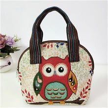 Laden Sie das Bild in den Galerie-Viewer, Bestickte Tasche aus Muschelsegeltuch
