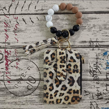Laden Sie das Bild in den Galerie-Viewer, Stylischer Kartenhalter mit Silikon-Perlen-Armband