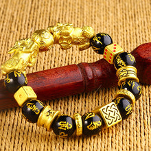 Laden Sie das Bild in den Galerie-Viewer, Pixiu 3D Obsidian Armband