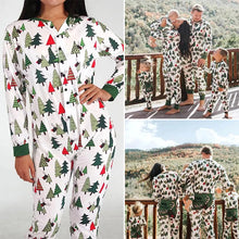 Laden Sie das Bild in den Galerie-Viewer, Grüner kleiner Weihnachtsbaum Print Familie Passender Onesie Pyjamas