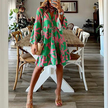 Laden Sie das Bild in den Galerie-Viewer, Kleid mit ausgestellten Ärmeln