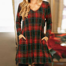 Laden Sie das Bild in den Galerie-Viewer, Lockeres Kleid mit weihnachtlichem kariertem Print
