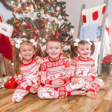 Laden Sie das Bild in den Galerie-Viewer, Roter Elch-Weihnachtsfamilien-Pyjama