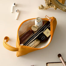 Laden Sie das Bild in den Galerie-Viewer, Tragbare Damen-Reisetasche aus Leder