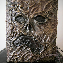 Laden Sie das Bild in den Galerie-Viewer, Necronomicon-Dekoration