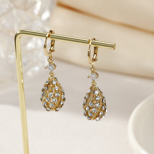 Modische Ohrringe mit Diamanten