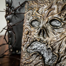 Laden Sie das Bild in den Galerie-Viewer, Necronomicon-Dekoration