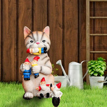 Laden Sie das Bild in den Galerie-Viewer, Katzenkratzzwerg Gartendekoration aus Kunstharz