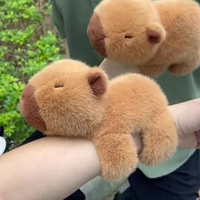 Laden Sie das Bild in den Galerie-Viewer, Bissiges Cappy