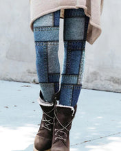 Laden Sie das Bild in den Galerie-Viewer, Hochelastische Leggings mit Print