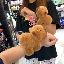 Laden Sie das Bild in den Galerie-Viewer, Bissiges Cappy