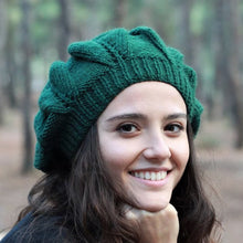 Laden Sie das Bild in den Galerie-Viewer, Handgestrickte Kürbismütze