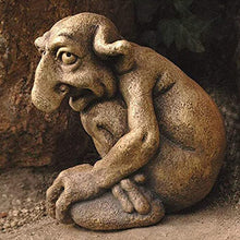 Laden Sie das Bild in den Galerie-Viewer, Kreative lustige Kobold-Ornamente aus Harz