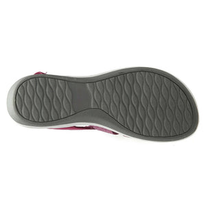 Leichte Plateausandalen mit Keilabsatz