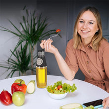 Laden Sie das Bild in den Galerie-Viewer, Ölflasche mit Messfunktion