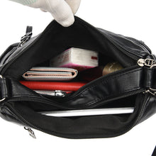 Laden Sie das Bild in den Galerie-Viewer, Tasche aus weichem Leder mit mehreren Reißverschlüssen