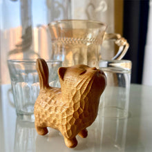 Laden Sie das Bild in den Galerie-Viewer, Kleine süße Holzkatze