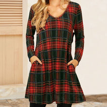 Laden Sie das Bild in den Galerie-Viewer, Lockeres Kleid mit weihnachtlichem kariertem Print