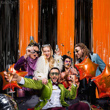 Laden Sie das Bild in den Galerie-Viewer, Partydekoration Fransenvorhang