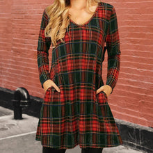 Laden Sie das Bild in den Galerie-Viewer, Lockeres Kleid mit weihnachtlichem kariertem Print