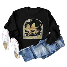 Laden Sie das Bild in den Galerie-Viewer, Sweatshirt mit Rundhalsausschnitt und Froschdruck