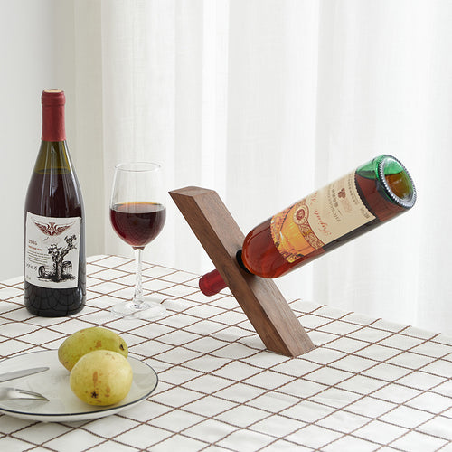 Ausgeglichenes Weinregal