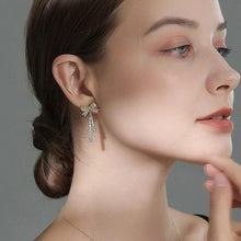 Laden Sie das Bild in den Galerie-Viewer, Französische Schleife Diamant Ohrringe