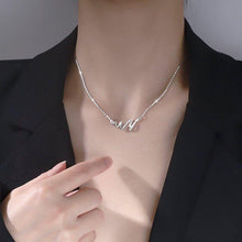 Laden Sie das Bild in den Galerie-Viewer, Wellenförmige Halskette für Damen