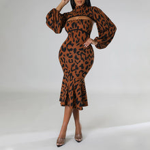 Laden Sie das Bild in den Galerie-Viewer, Zweiteiliges Leopardenkleid mit Rüschen