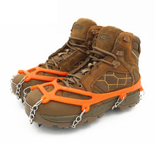 Laden Sie das Bild in den Galerie-Viewer, Rutschfester Überschuh aus Manganstahl