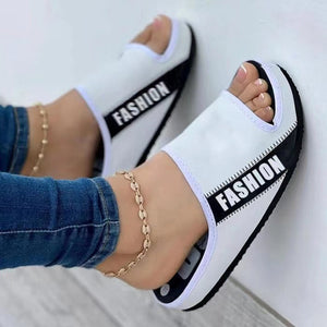 Damen flache Sandalen aus Stoff