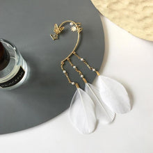 Laden Sie das Bild in den Galerie-Viewer, Federfranse linker Ohrclip