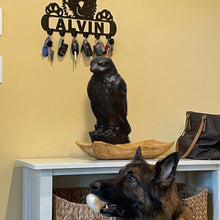 Laden Sie das Bild in den Galerie-Viewer, Kreativer Adlerschmuck aus Harz