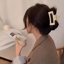 Laden Sie das Bild in den Galerie-Viewer, Klassische quadratische Haarkrallen