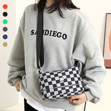 Laden Sie das Bild in den Galerie-Viewer, Exquisite vielseitige modische wasserdichte karierte Umhängetasche aus Nylon