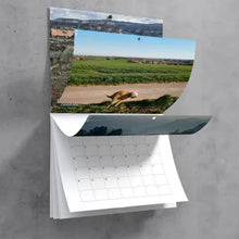 Laden Sie das Bild in den Galerie-Viewer, Lustiges Kalendergeschenk - Kackender Hundekalender