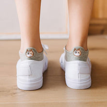 Laden Sie das Bild in den Galerie-Viewer, Damen Socken mit Katzenstickerei