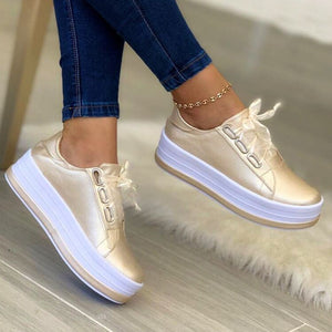 Stilvolle Freizeitschuhe mit dicken Sohlen