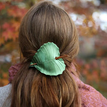 Laden Sie das Bild in den Galerie-Viewer, Vintage Bronze Haarnadel