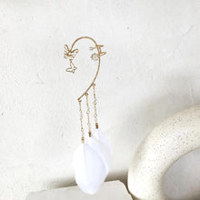 Laden Sie das Bild in den Galerie-Viewer, Federfranse linker Ohrclip