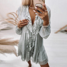 Laden Sie das Bild in den Galerie-Viewer, Einfarbiges Damenkleid aus Chiffon mit V-Ausschnitt