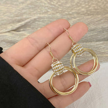 Laden Sie das Bild in den Galerie-Viewer, Geometrische geschichtete Diamantohrringe