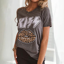 Laden Sie das Bild in den Galerie-Viewer, Rundhals-T-Shirt Mit Leoparden-Lippendruck