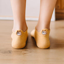 Laden Sie das Bild in den Galerie-Viewer, Damen Socken mit Katzenstickerei