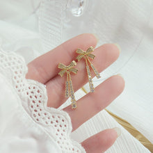 Laden Sie das Bild in den Galerie-Viewer, Französische Schleife Diamant Ohrringe